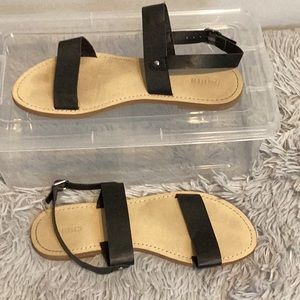 Forever 21 black flat sandals
